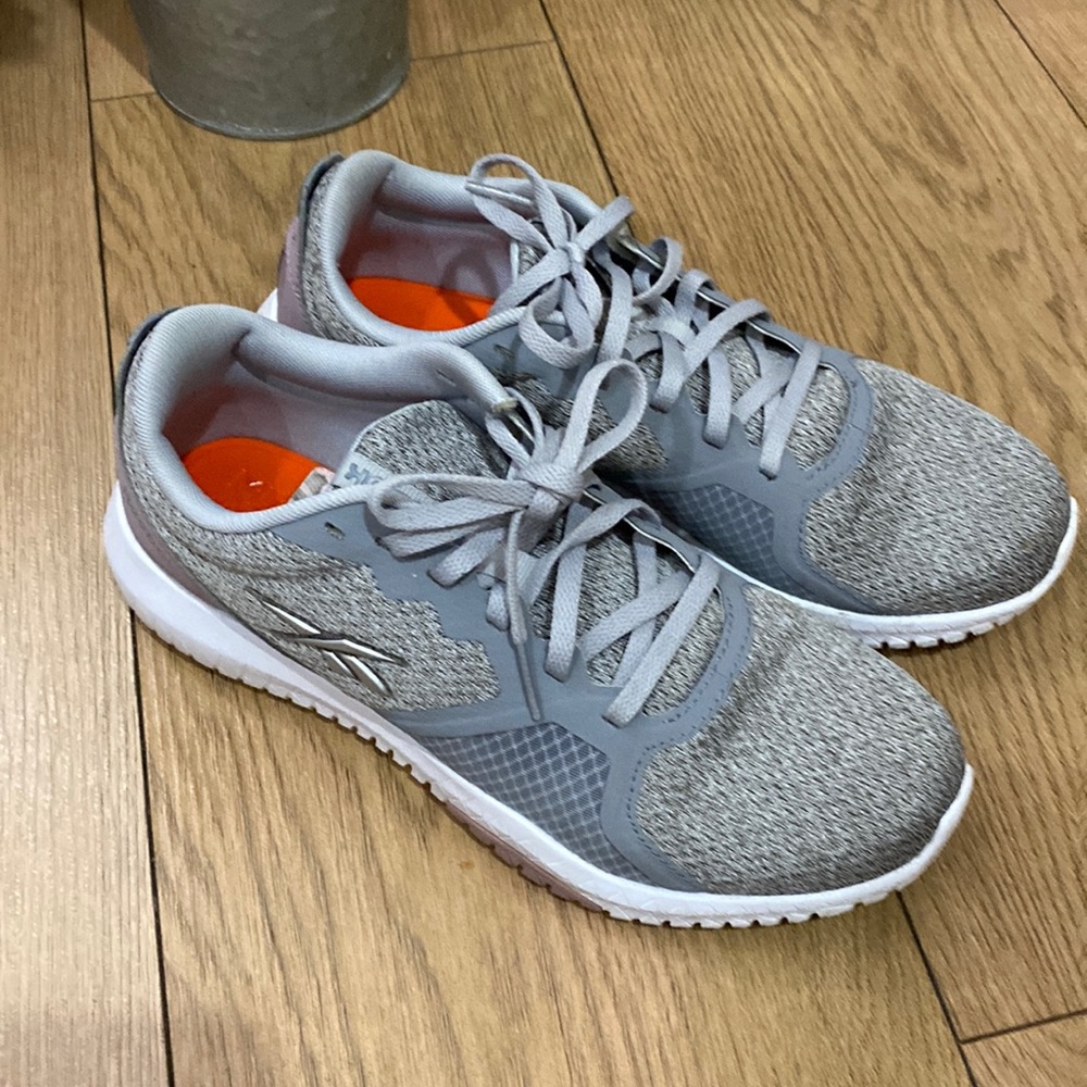 Womens Reebok Womens Size 8 Sneakers Gray Memory Tech Shoes Flexagon 1Y3001